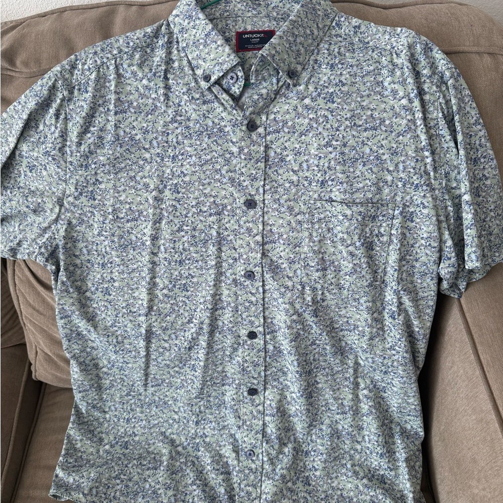 UNTUCKit Blue and Gray Patterned Casual Button Down Shirt